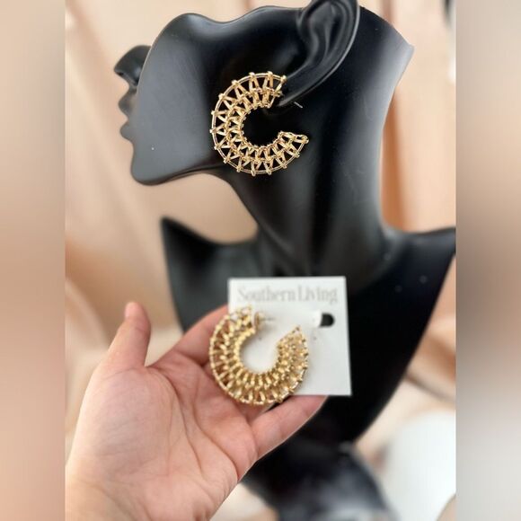 Southern Living Gold Earrings - Picture 5 of 5